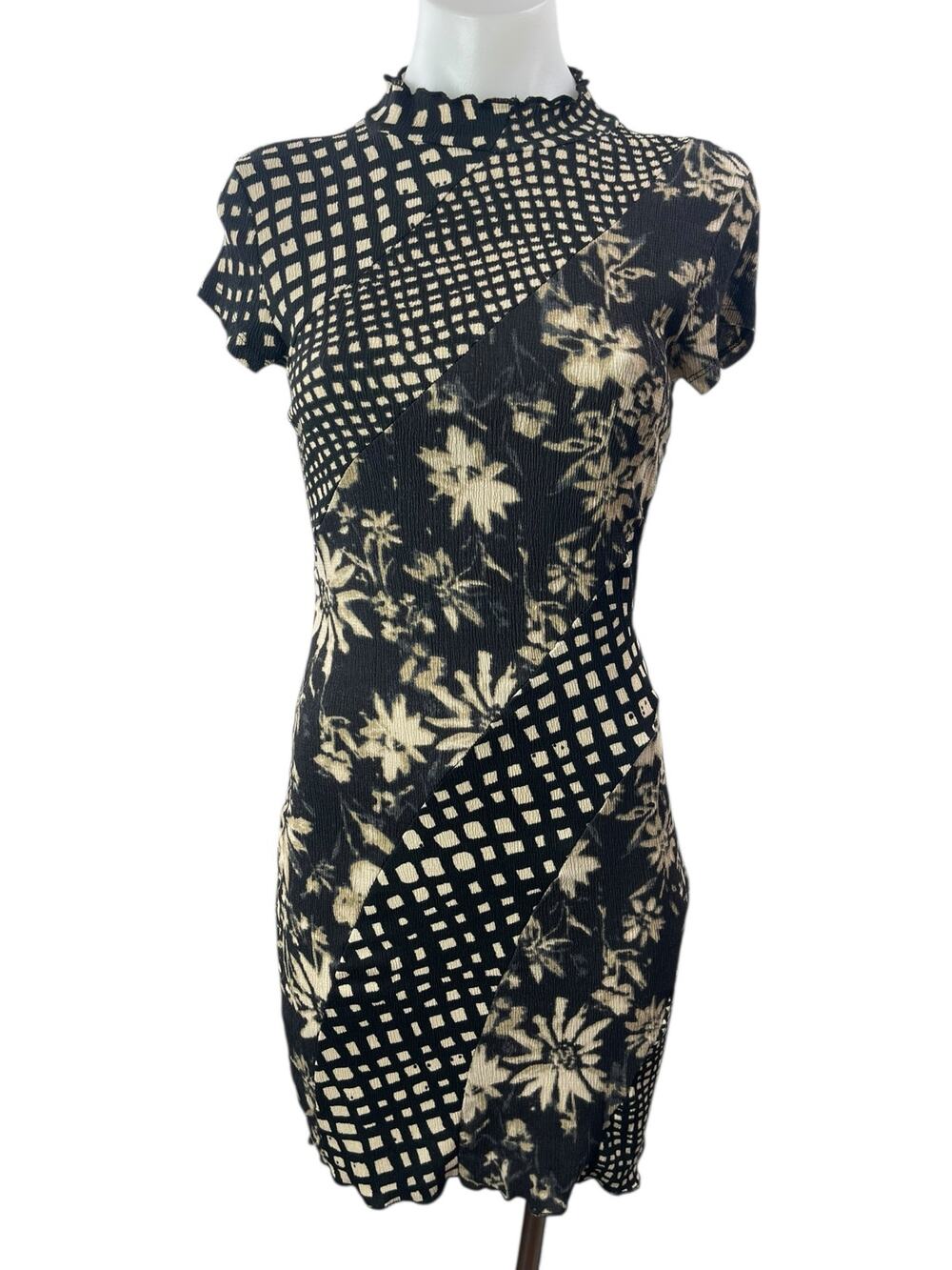 Urban Outfitters Nina Black Floral Short Sleeve Spliced Bodycon Mini Dress Sz S